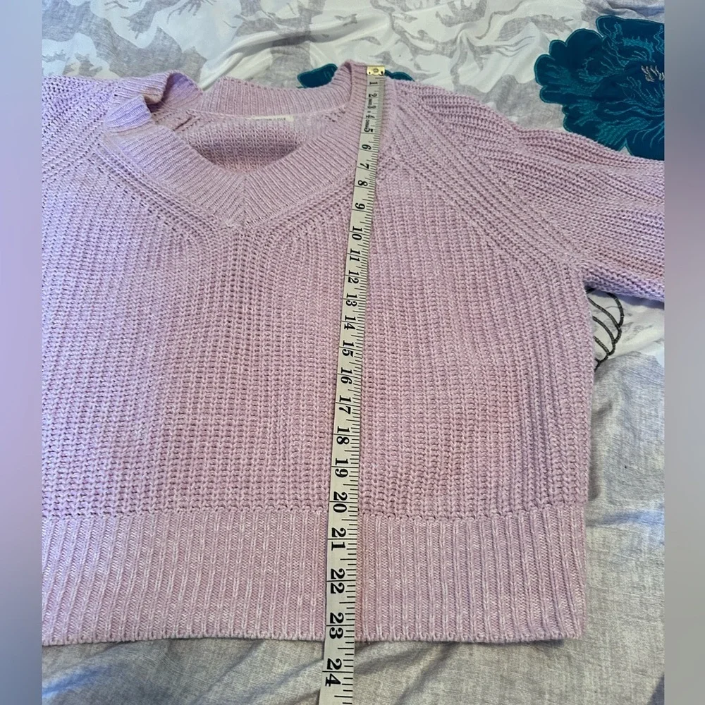 Margeaux and Ellie Sweater Women’s M Lilac Purple Knit V-Neck Pullover